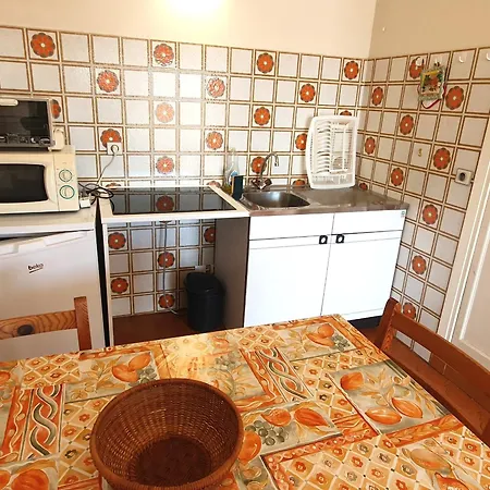 2 Pieces Avec Parking Et Wifi, Centre-ville - Fr-1-780-69 *